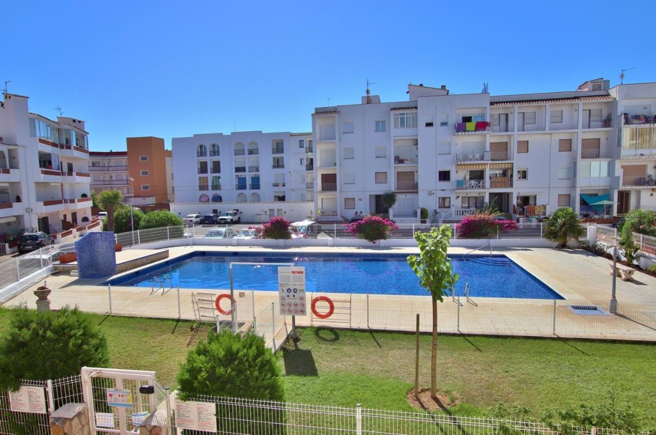 Apartamento Welcs -013- Con Terraza Y Piscina Appartement Empuriabrava Buitenkant foto